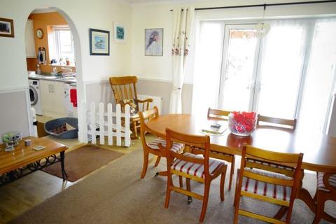 98 Town Lane, Stanwell, Staines-upon-thames, TW19 7PE