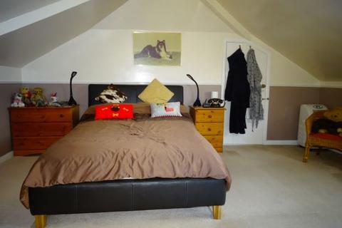 98 Town Lane, Stanwell, Staines-upon-thames, TW19 7PE