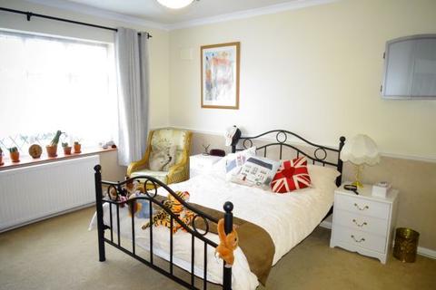 98 Town Lane, Stanwell, Staines-upon-thames, TW19 7PE