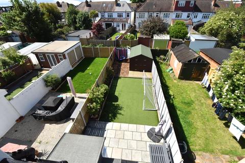 24 Nyon Grove, London, SE6 4EU