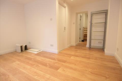 2 bedroom flat to rent, Brecknock Road, Tufnell Park, N7