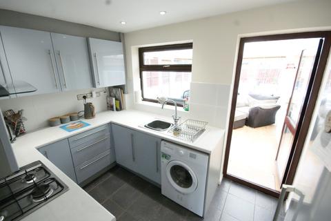 2 bedroom end of terrace house for sale - Spilsby Close, Lincoln