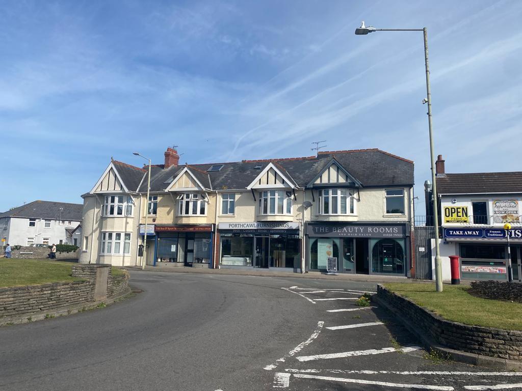 New Road, Porthcawl Retail property (high street) £1,083 pcm (£250 pw)
