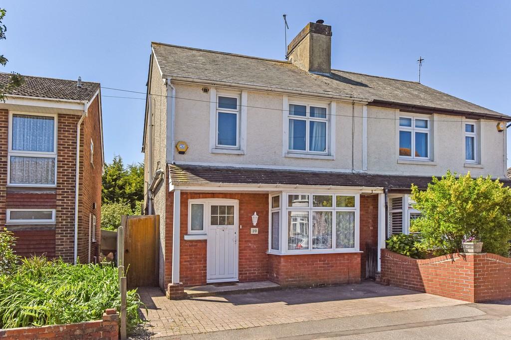 Kings Avenue, Chichester 4 bed semidetached house for sale £395,000