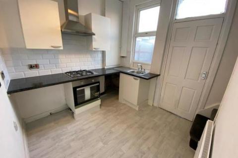 2 bedroom terraced house to rent, Shafton Lane, Holbeck