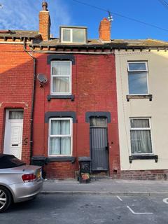 2 bedroom terraced house to rent, Shafton Lane, Holbeck