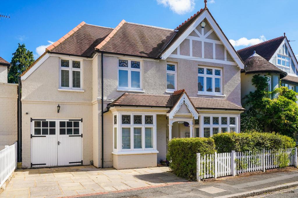 Hillbrow Road, Esher, Surrey, KT10 5 bed detached house £1,595,000