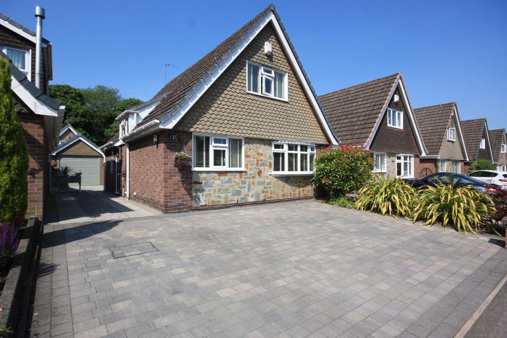 Shelley Close, Kidsgrove, StokeonTrent 3 bed detached house £255,000
