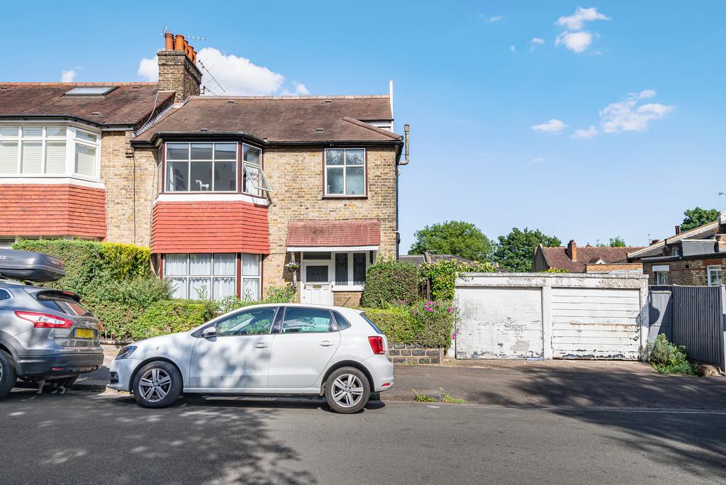 Alexandra Gardens, Muswell Hill N10 4 bed end of terrace house for sale £1,250,000