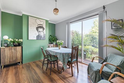 18 Alexandra Gardens, London, N10 3RL