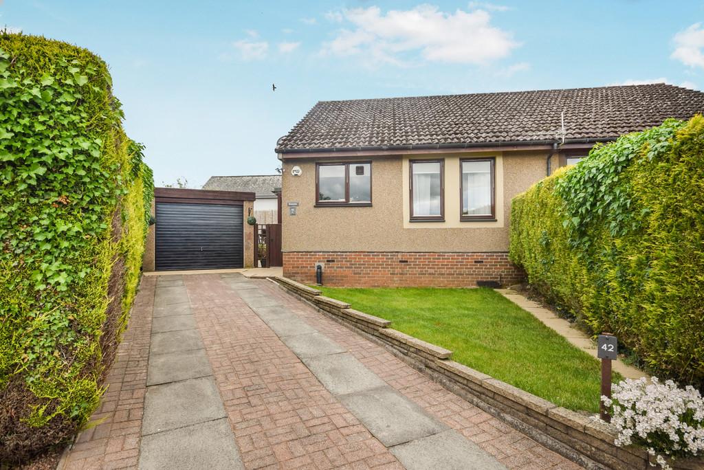 Elm Street, Errol, Perth 2 bed semidetached bungalow £175,000