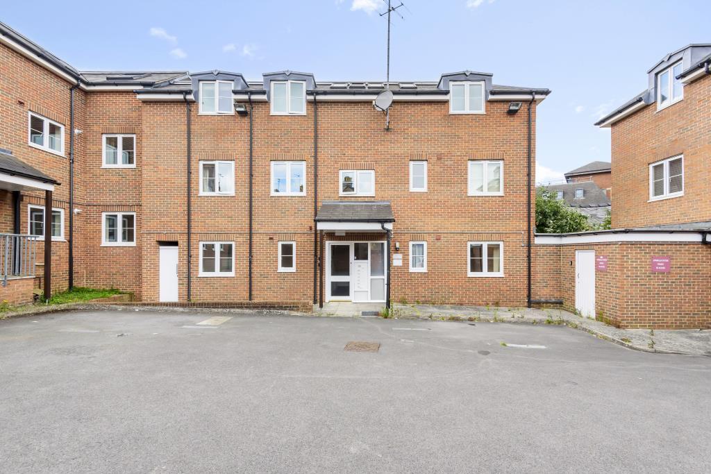 Swindon, Wiltshire, SN1 1 bed apartment £700 pcm (£162 pw)