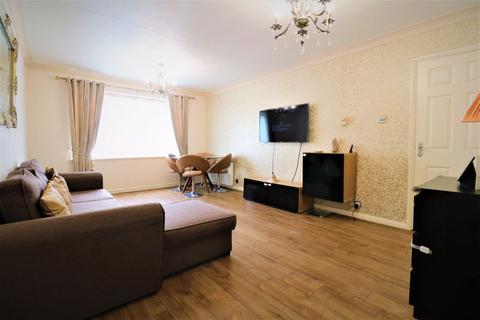 2 bedroom flat for sale, Tithe Court, Langley - 12 minute walk to Langley Station