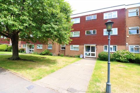13 Tithe Court, Slough, SL3 8AS