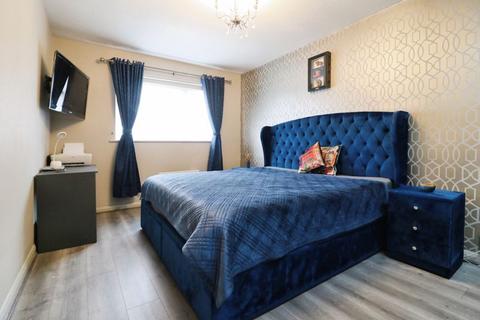 13 Tithe Court, Slough, SL3 8AS