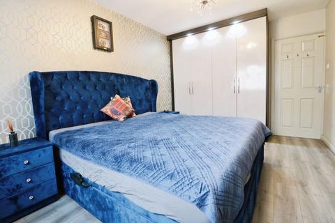 13 Tithe Court, Slough, SL3 8AS