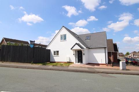 2 bedroom detached bungalow for sale - 68a Beechcroft Crescent, Sutton Coldfield, B74 3SH