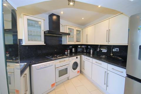4 bedroom end of terrace house for sale, Rothesay Avenue, Greenford