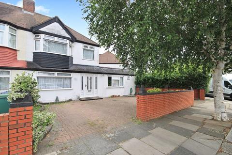 4 bedroom end of terrace house for sale, Rothesay Avenue, Greenford