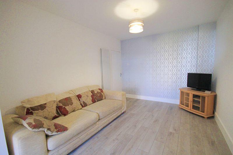 Rugby Avenue, Greenford 5 bed semidetached house £700,000