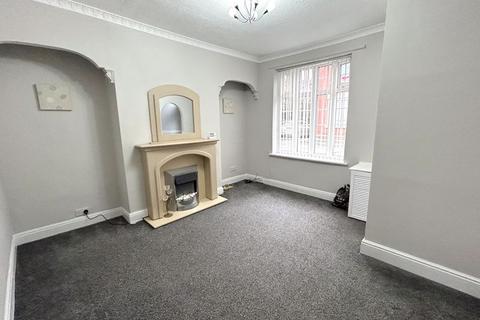 2 bedroom terraced house to rent, Houghton Street, Manchester