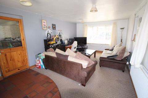 3 bedroom end of terrace house for sale - Haig Road, Wrexham