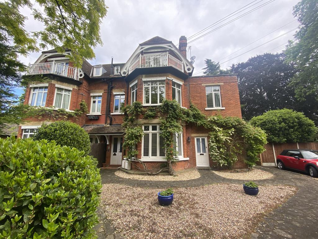 The Avenue, Datchet, SL3 Studio £820 pcm (£189 pw)