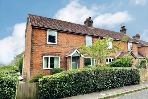 3 bedroom semi-detached house to rent, Pottery Lane, Wrecclesham, Farnham