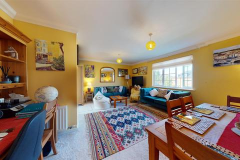 16 Homersham, Canterbury, CT1 3RG