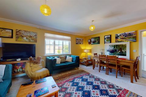 16 Homersham, Canterbury, CT1 3RG