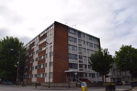 Property to rent - Cliftonville Court, Goldstone Villas, BN3 3RX