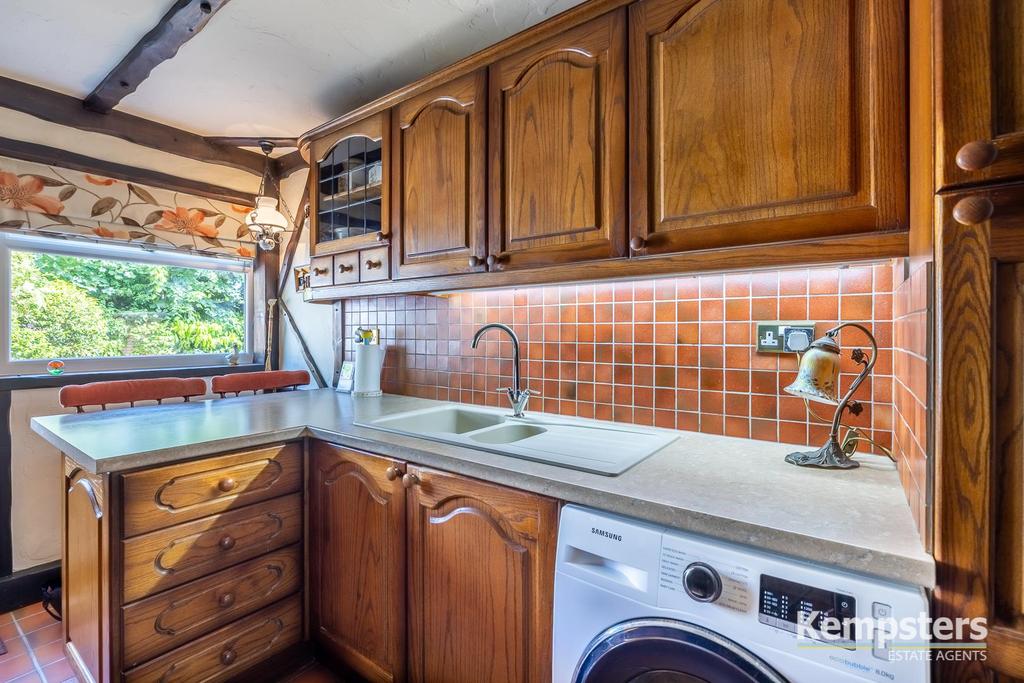 Kitchen 3.jpg