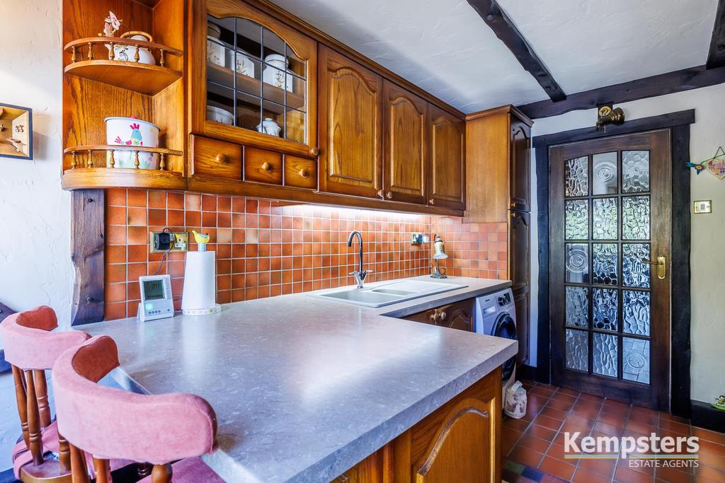 Kitchen 4.jpg