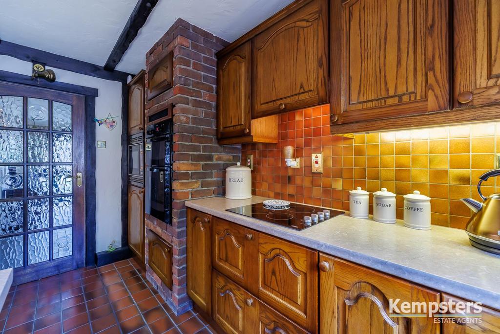 Kitchen 5.jpg