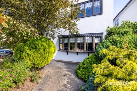 14 Regent Close, Grays, RM16 2RD