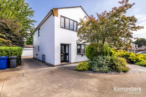 14 Regent Close, Grays, RM16 2RD
