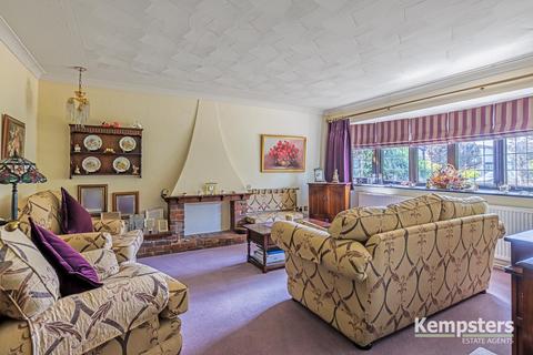 14 Regent Close, Grays, RM16 2RD
