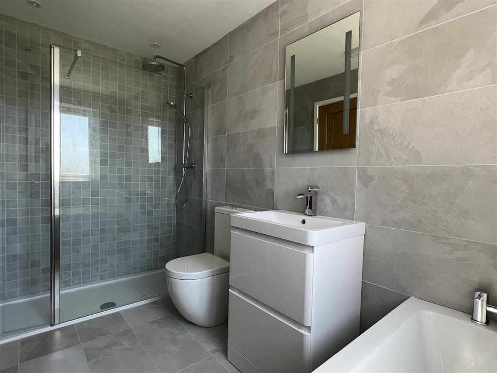 Family Bathroom:
