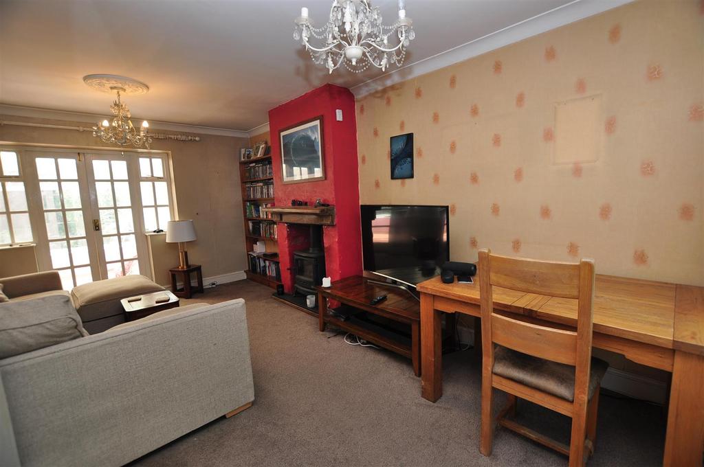 Spring Meadow Road, Dudley 3 bed semidetached house £195,000
