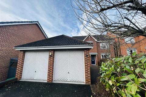 7 Bishops Walk, Cradley Heath, B64 7RH