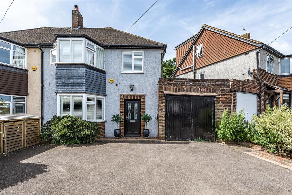 Cunliffe Road, Epsom 3 bed semidetached house for sale £639,500