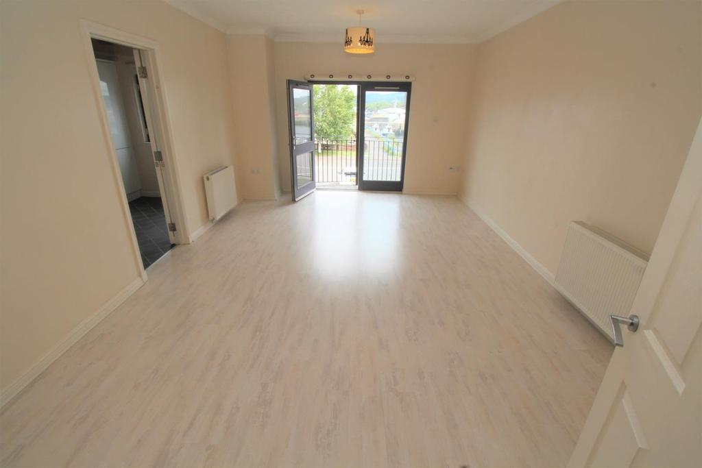 James Watt Way, Greenock 2 bed flat £124,000