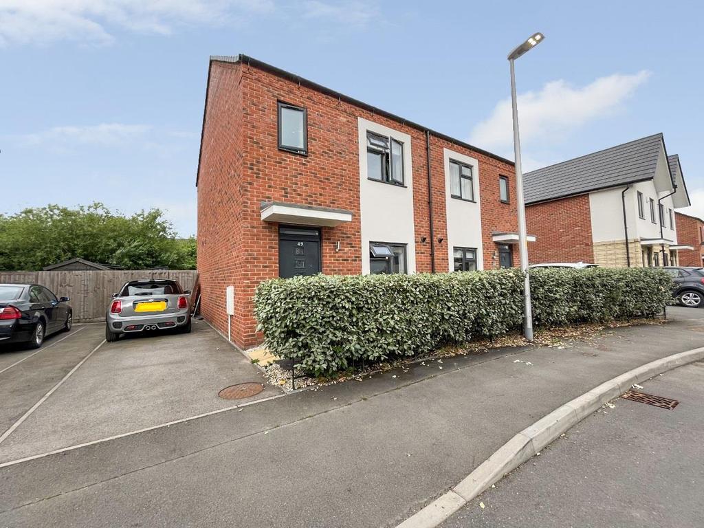 Western Heights Road, Meon Vale, StratforduponAvon 3 bed semi