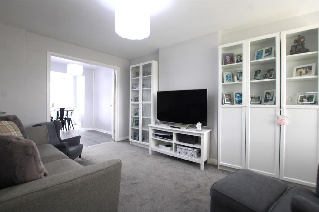 Bamburgh Avenue, Auckland 3 bed semidetached house £160,000