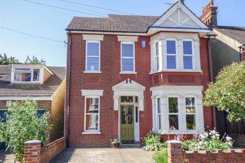 4 bedroom house for sale - Essex Road, Gravesend