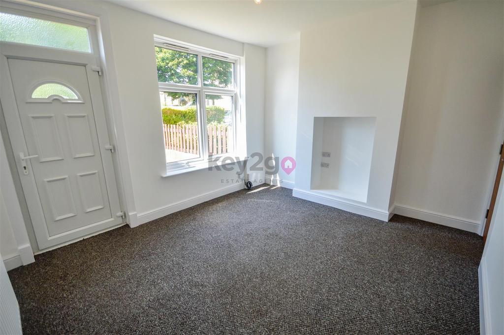Dronfield Road, Eckington, Sheffield, S21 4 bed terraced house £180,000
