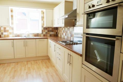 2 bedroom flat for sale - Crystal Lodge, Clifton Drive, Fairhaven
