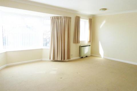 2 bedroom flat for sale - Crystal Lodge, Clifton Drive, Fairhaven