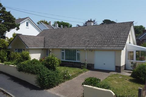 3 Maclins Close, South Molton, EX36 4DL