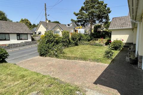 3 Maclins Close, South Molton, EX36 4DL